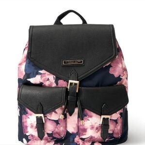 The VS Getaway Travel Backpack in Night Bloom